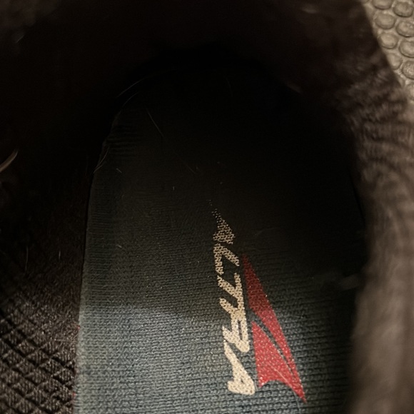 Altra Superior 4 great shoes zero rise very good condition plenty of tread - Picture 6 of 6